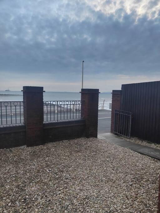 Shoreline Seaside Holiday Home Aberavon Beach Порт-Толбот Экстерьер фото